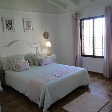 Damián Villa *